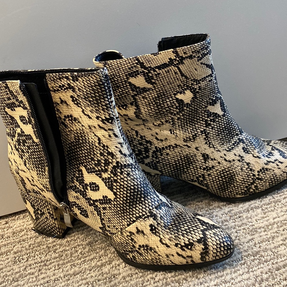 Faux snake skin boats